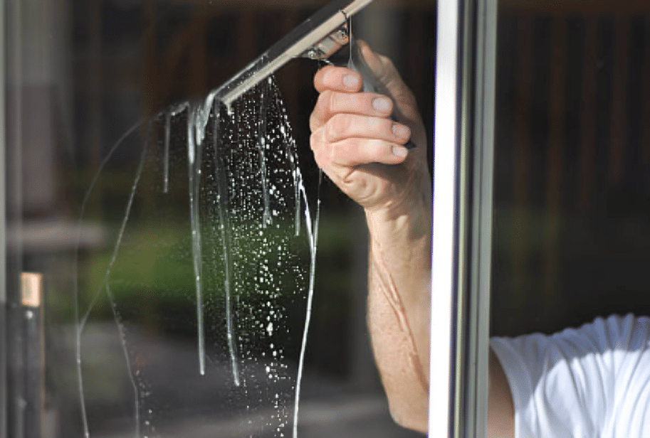 comment enlever le calcaire sur les vitres